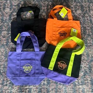 Trader Joe's Halloween mini Tote Bag Set of 4 NWT 4 color ways fun collectible